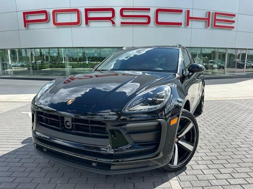 2026 Porsche Macan Base