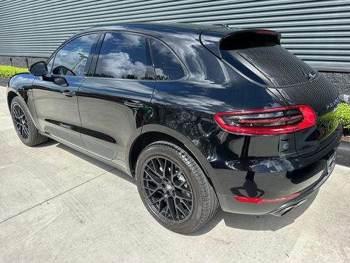 2018 Porsche Macan S