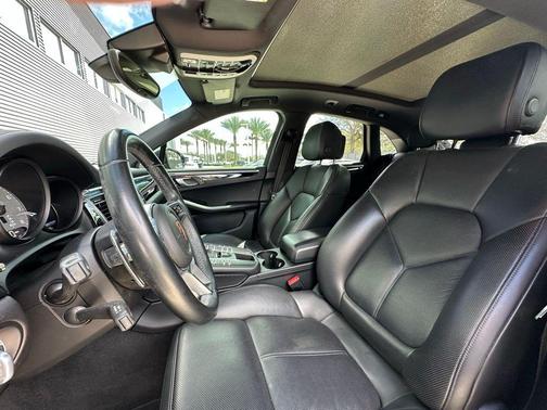 2018 Porsche Macan S