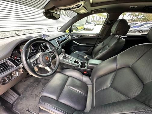2018 Porsche Macan S