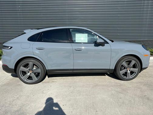 2025 Porsche Cayenne AWD