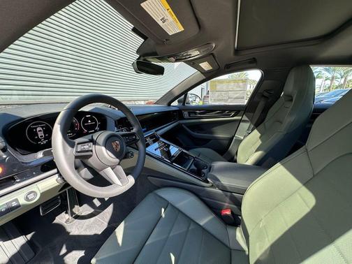 2025 Porsche Panamera E-Hybrid 4S