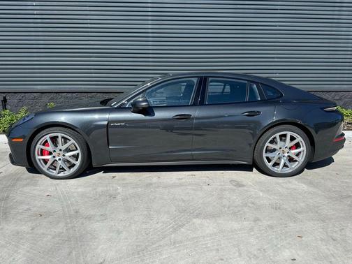 2025 Porsche Panamera E-Hybrid 4S