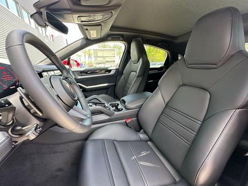2026 Porsche Cayenne AWD