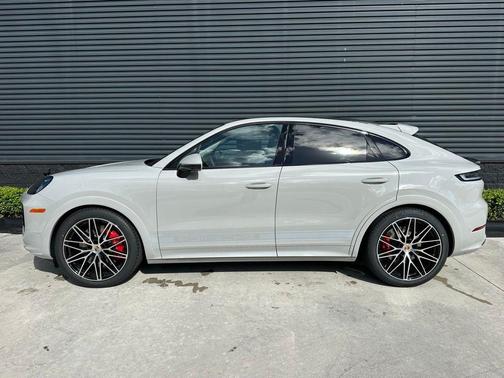 2026 Porsche Cayenne GTS