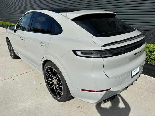 2026 Porsche Cayenne GTS