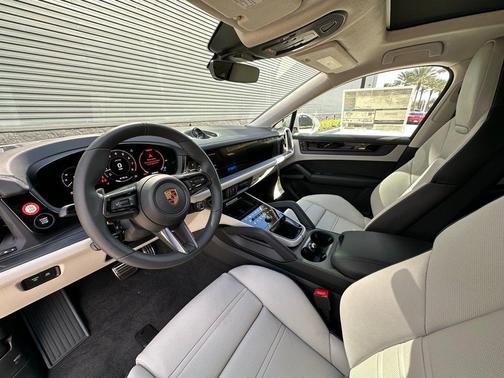 2026 Porsche Cayenne GTS