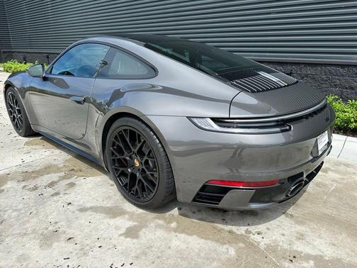 2024 Porsche 911 Carrera