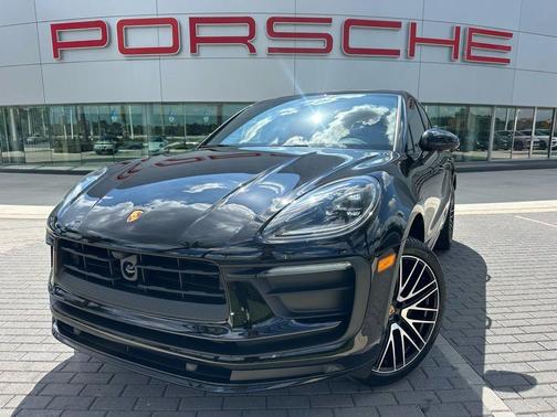 2026 Porsche Macan Base