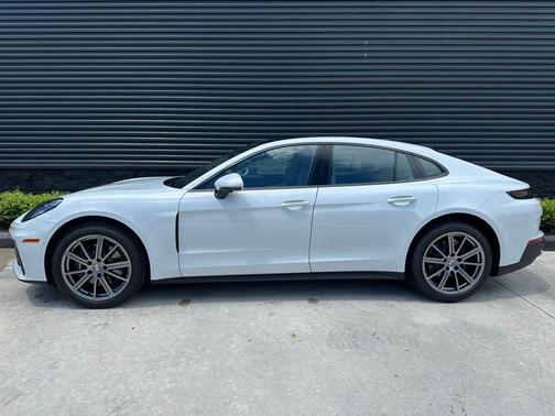 2025 Porsche Panamera Base