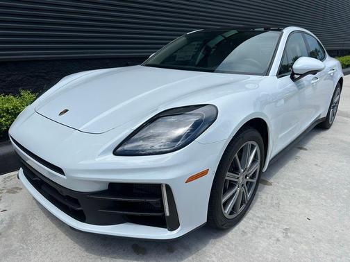 2025 Porsche Panamera Base