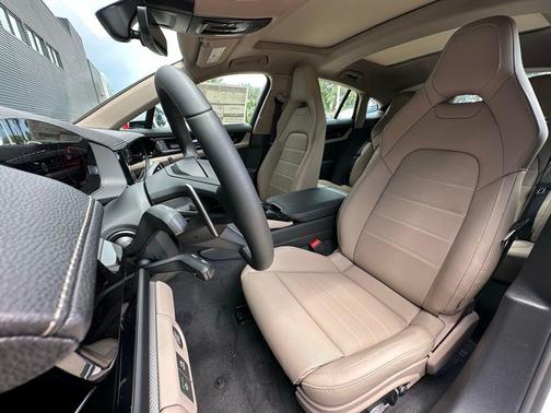 2025 Porsche Panamera Base