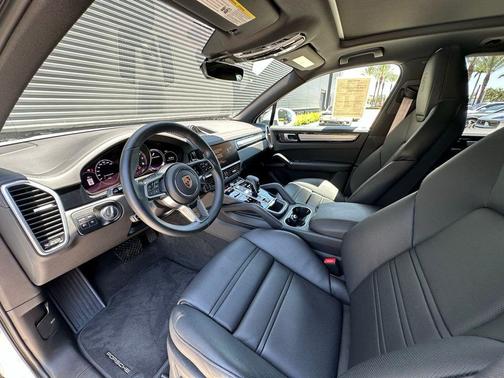 2023 Porsche Cayenne E-Hybrid