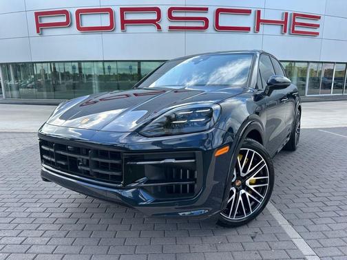 2025 Porsche Cayenne GTS