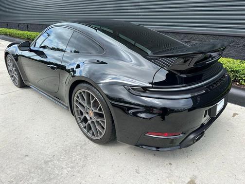 2025 Porsche 911 Carrera S