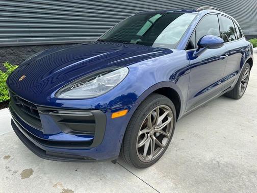 2022 Porsche Macan Base