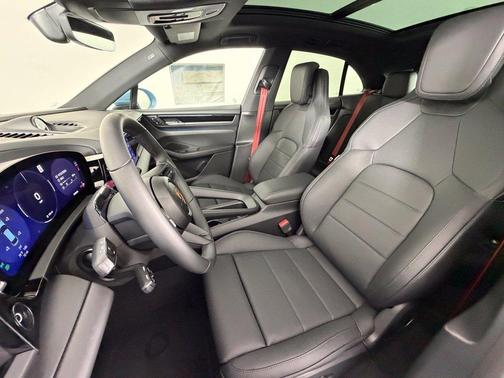 Frozen Blue 2026 Porsche Macan Base