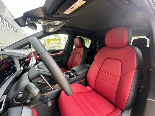 Quartzite Grey Metallic 2026 Porsche Cayenne S
