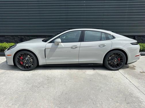 Chalk 2026 Porsche Panamera GTS