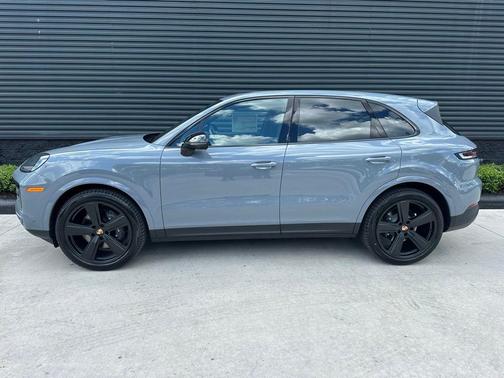 Arctic Grey 2026 Porsche Cayenne Base