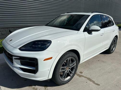 2025 Porsche Cayenne Base