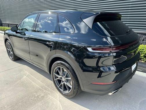 2026 Porsche Cayenne AWD