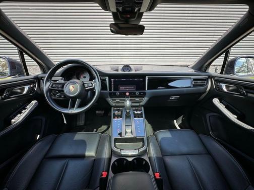 2022 Porsche Macan S