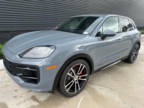 2025 Porsche Cayenne GTS