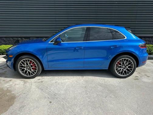 Blue 2018 Porsche Macan Turbo