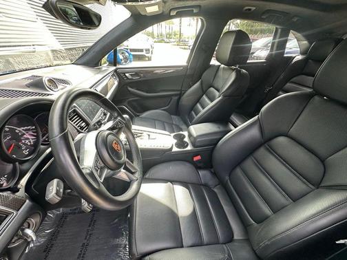 Blue 2018 Porsche Macan Turbo