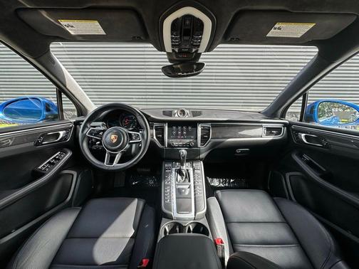 Blue 2018 Porsche Macan Turbo