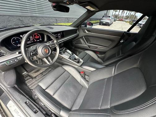 2025 Porsche 911 Carrera