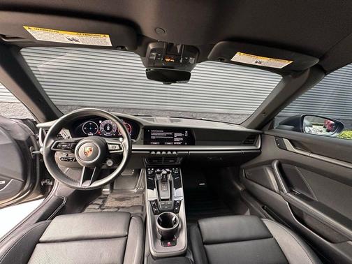 2025 Porsche 911 Carrera