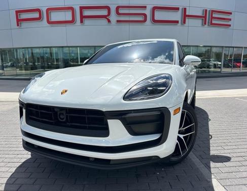 2023 Porsche Macan 