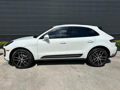 2023 Porsche Macan 