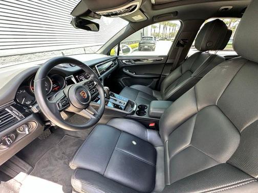 2023 Porsche Macan 