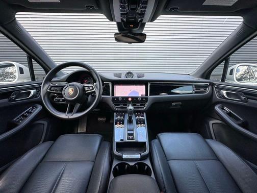 2023 Porsche Macan 
