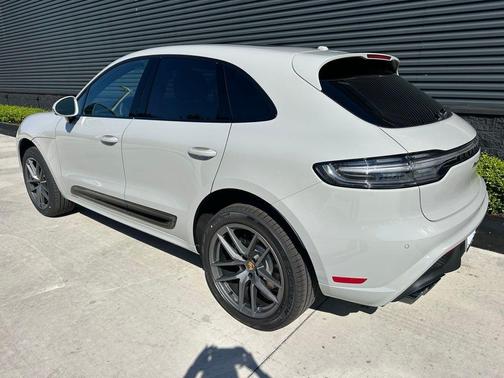Chalk 2026 Porsche Macan Base