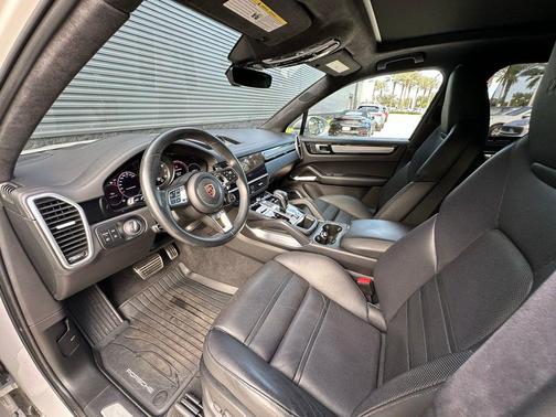 2023 Porsche Cayenne Turbo