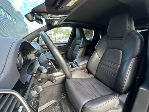 2023 Porsche Cayenne Turbo