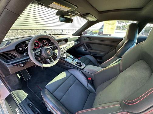 2024 Porsche 911 Carrera GTS