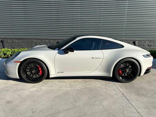 2024 Porsche 911 Carrera GTS