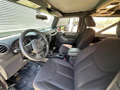 Pearl 2013 Jeep Wrangler Sport
