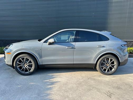 Arctic Grey 2026 Porsche Cayenne Base