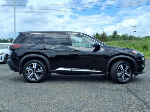 Black 2023 Nissan Rogue Platinum