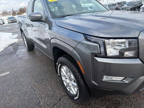 2024 Nissan Frontier SV