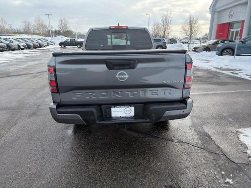 2024 Nissan Frontier SV