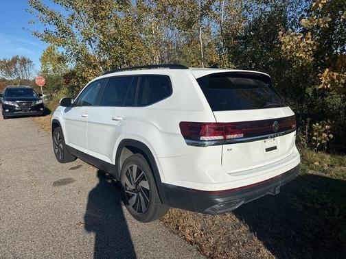 2024 Volkswagen Atlas 2.0T SE