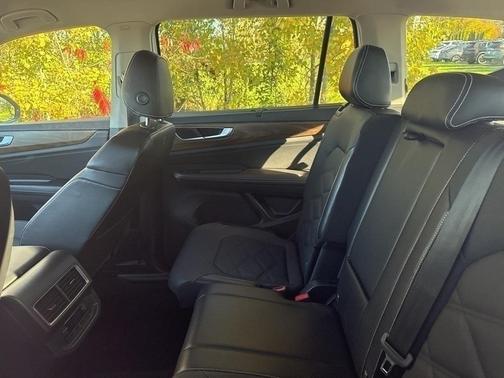 2024 Volkswagen Atlas 2.0T SE