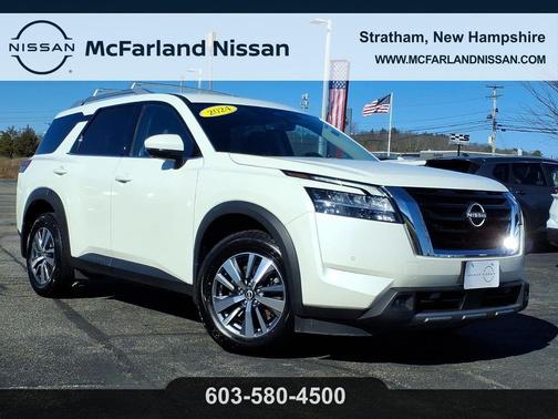 White 2024 Nissan Pathfinder SL